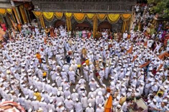Tens of thousands of Warkaris on a sacred pilgrimage to Pandharpur in Maharashtra, India