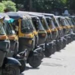 Woman's Approach to easy communication Between auto drivers and customers